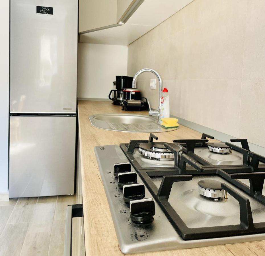 Apartamento Mountain Crib In Urban Plaza W. Parking & Netflix Braşov Exterior foto