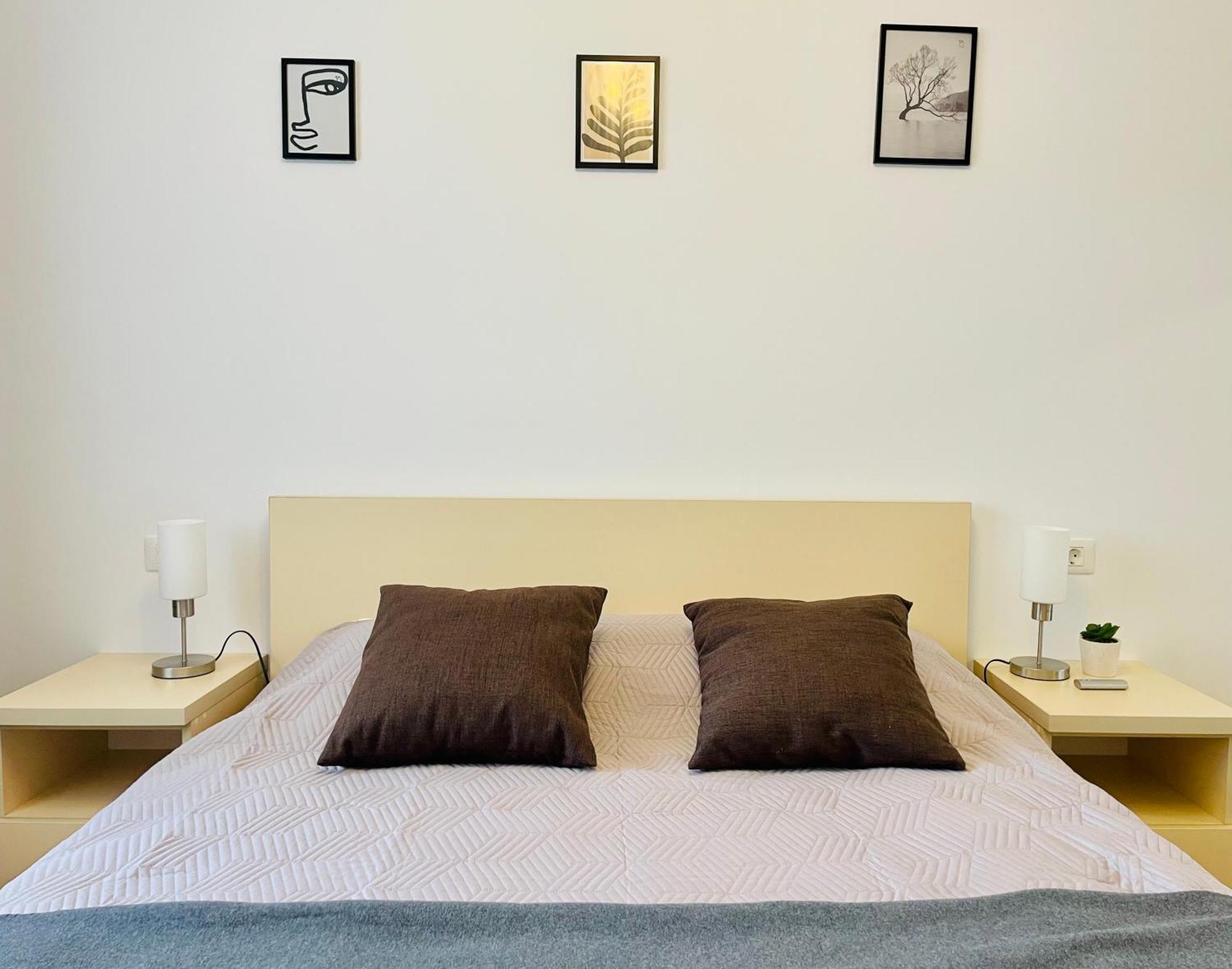 Apartamento Mountain Crib In Urban Plaza W. Parking & Netflix Braşov Exterior foto